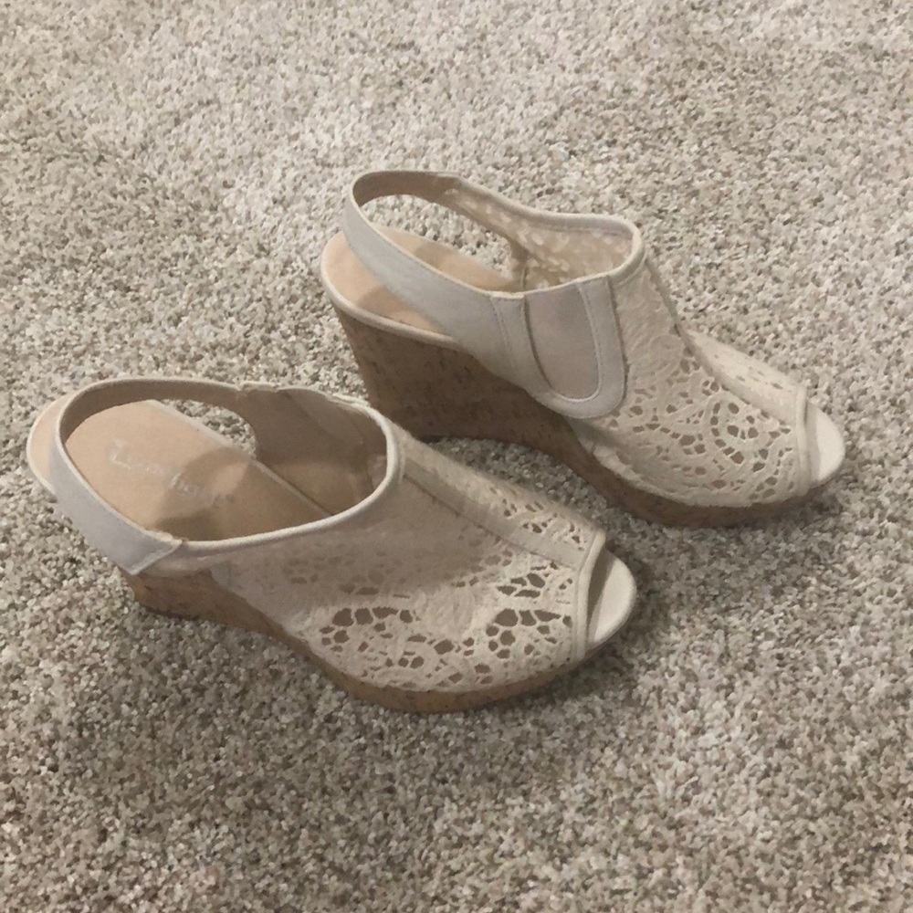 Size 8 cream wedges